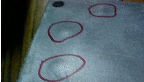 鋁壓鑄過程中鑄件表面上出現(xiàn)痕跡怎么回事？